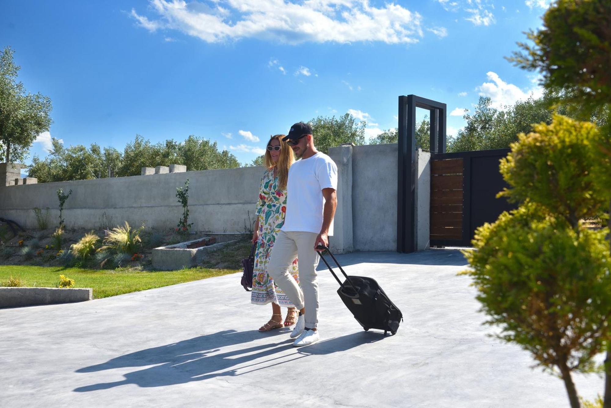 Olive All-Seasons Suites, Panel Hospitality Homes & Villas Litóchoron Dış mekan fotoğraf